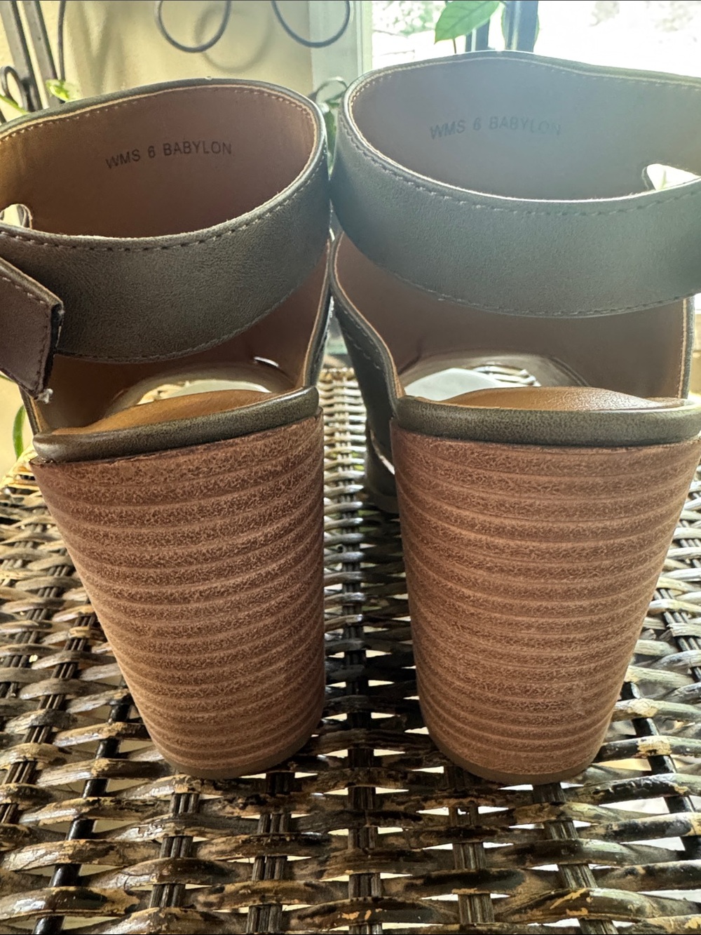 DV by Dolce Vita Olive Green Open-Toe Block Heel Sandals women’s size 6 - Picture 7 of 9